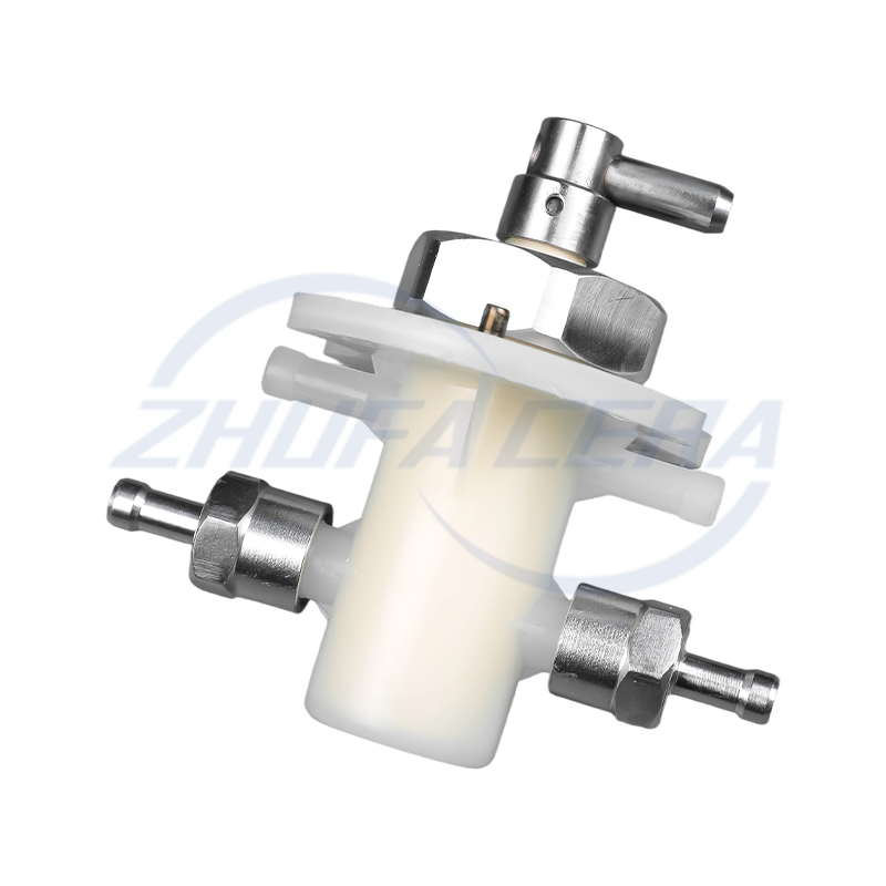 Alumina tellus liquidum implens sentinam